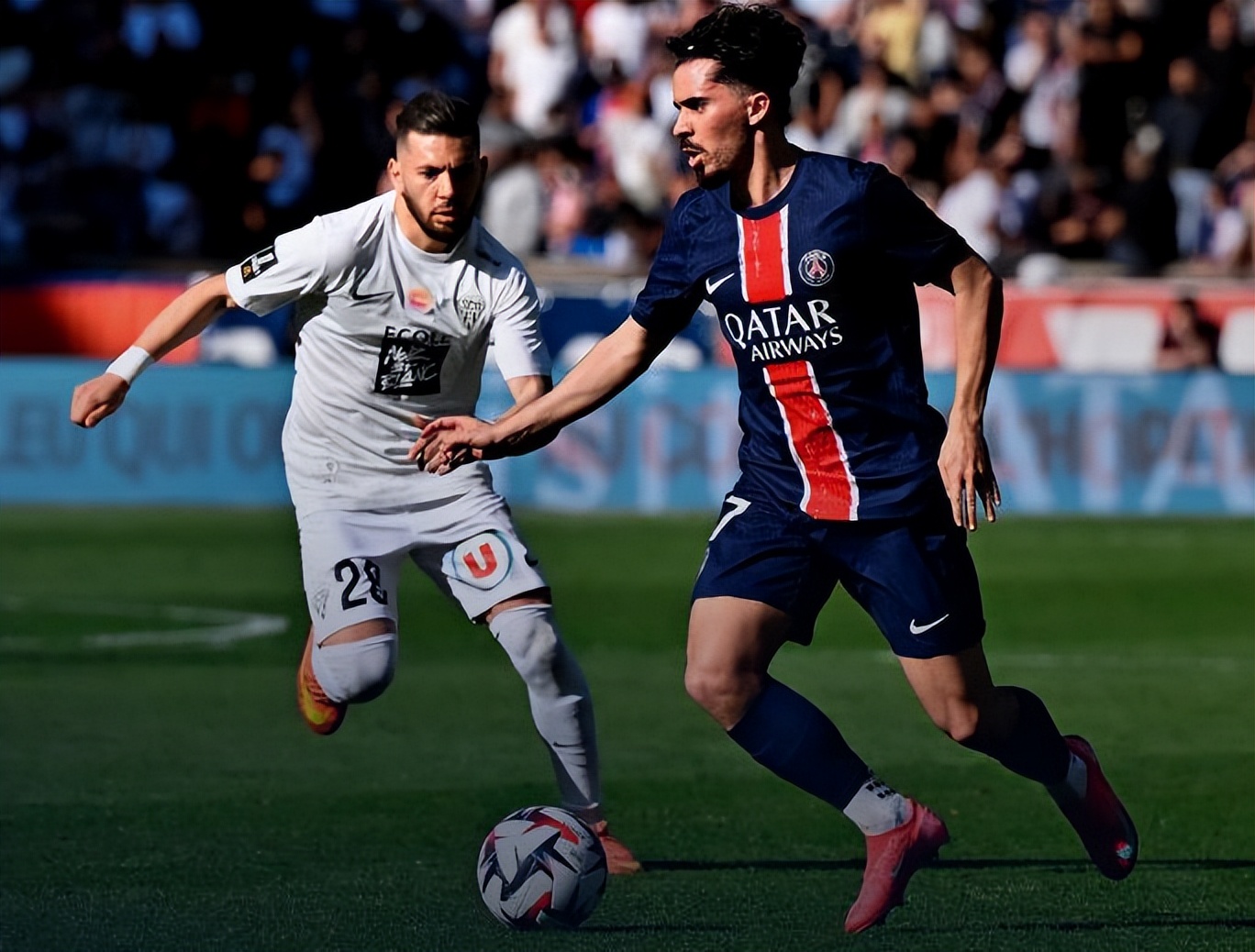 雷火电竞下载-巴黎圣日耳曼再度净胜，联赛领先优势扩大的简单介绍