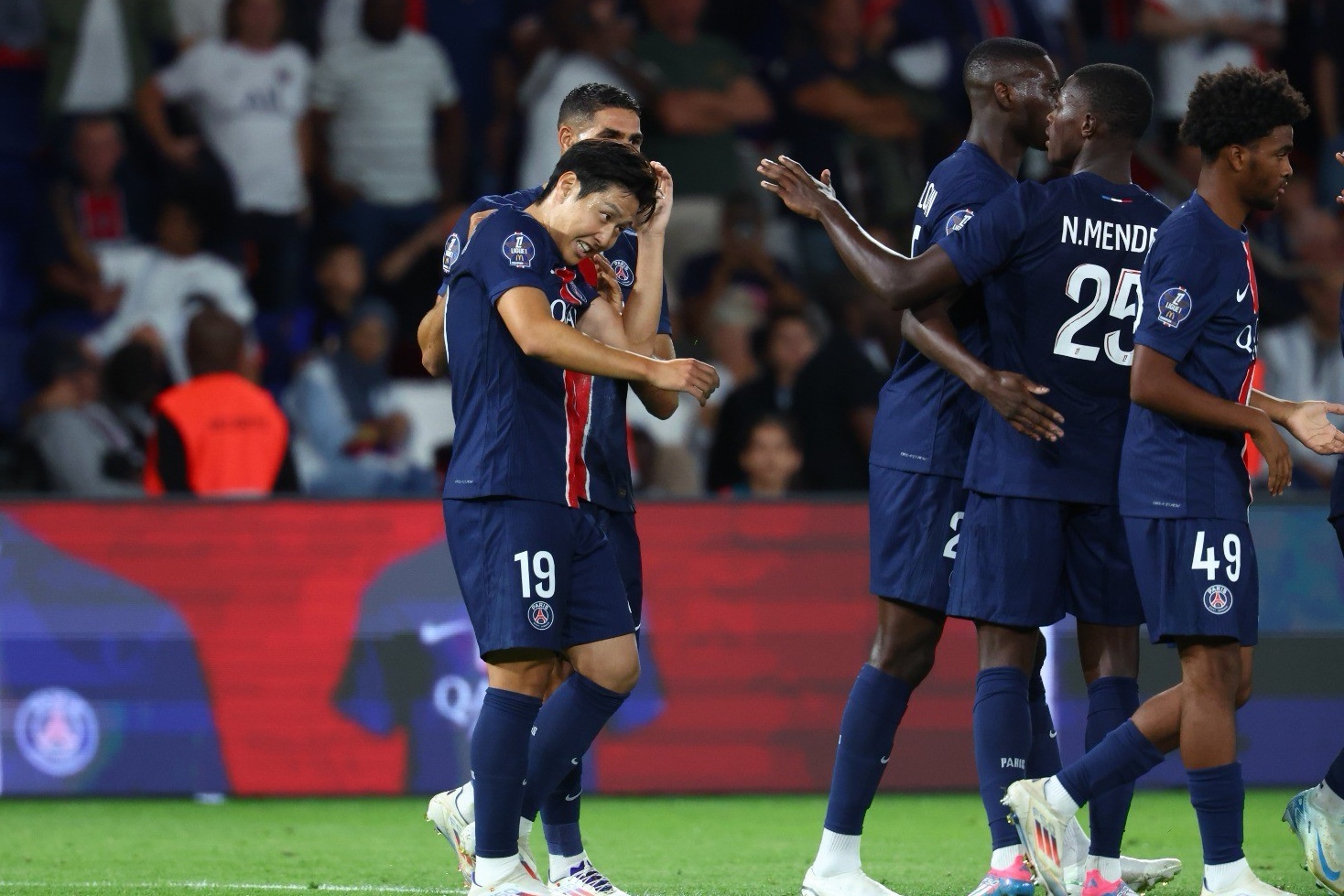 巴黎圣日耳曼再度净胜，联赛领先优势扩大的简单介绍