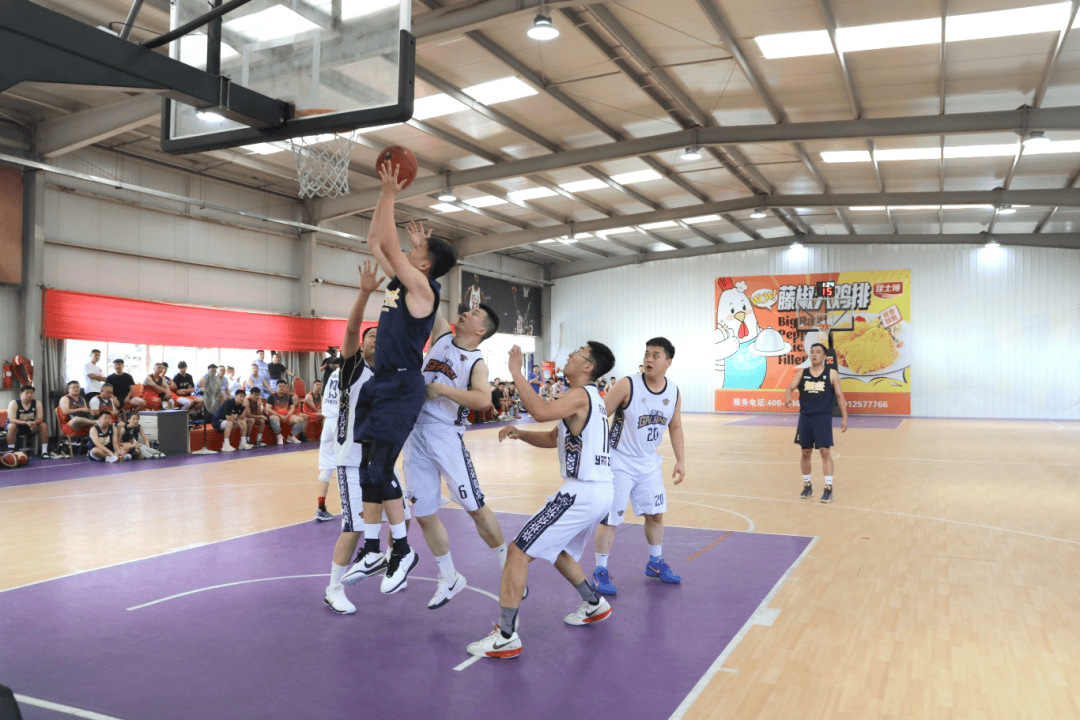 欣欣向荣！篮球赛场充满激情活力