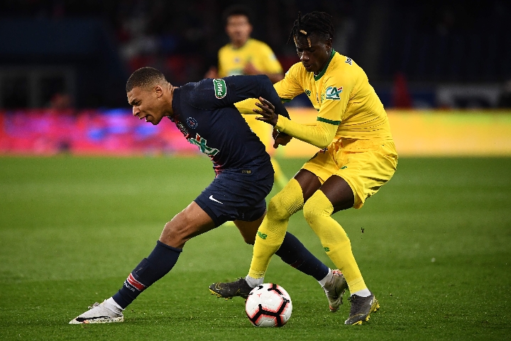 包含巴黎连续狂胜，晋级决赛仅一步之遥的词条