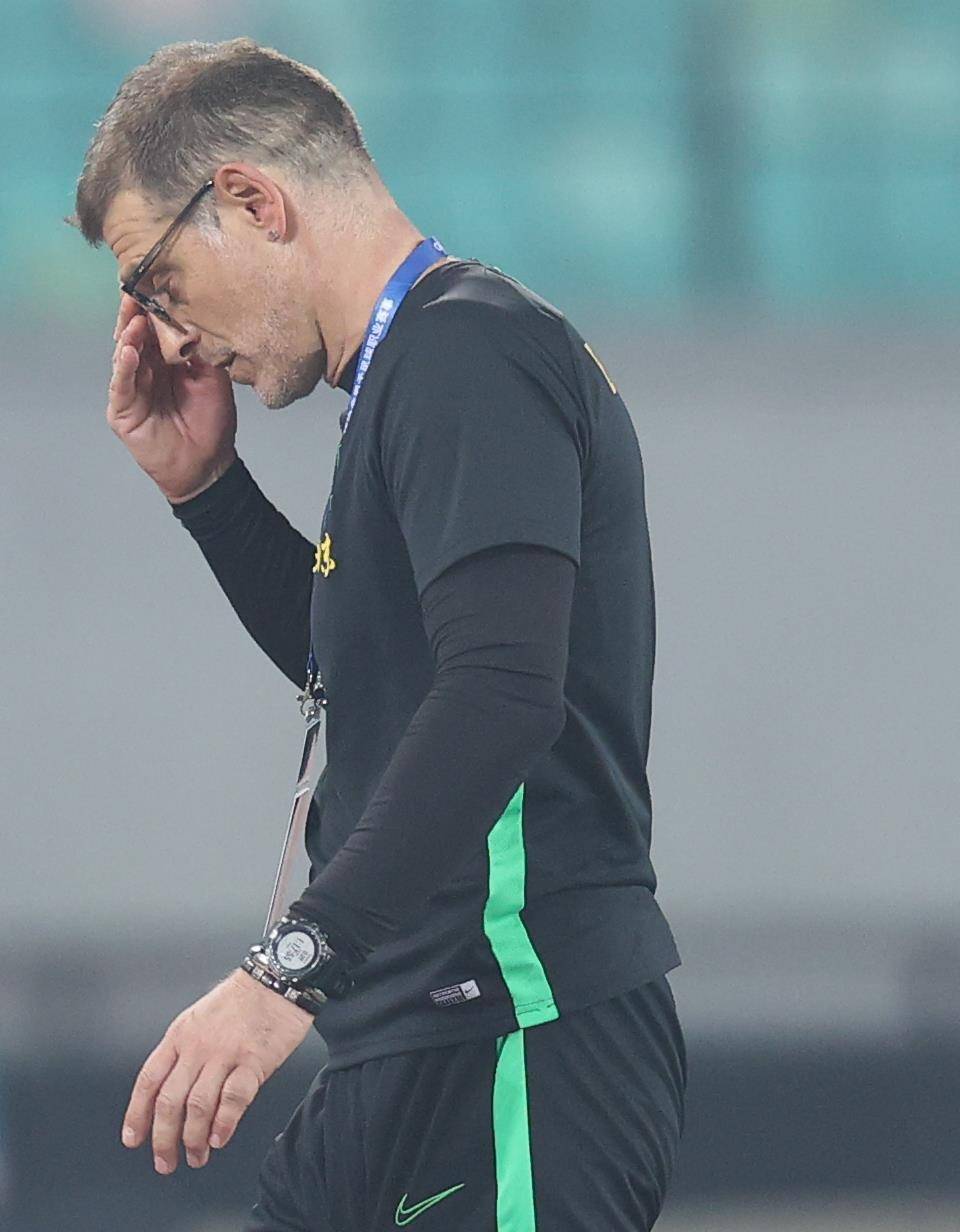 乌迪内斯遭遇两连败，危机渐现的简单介绍