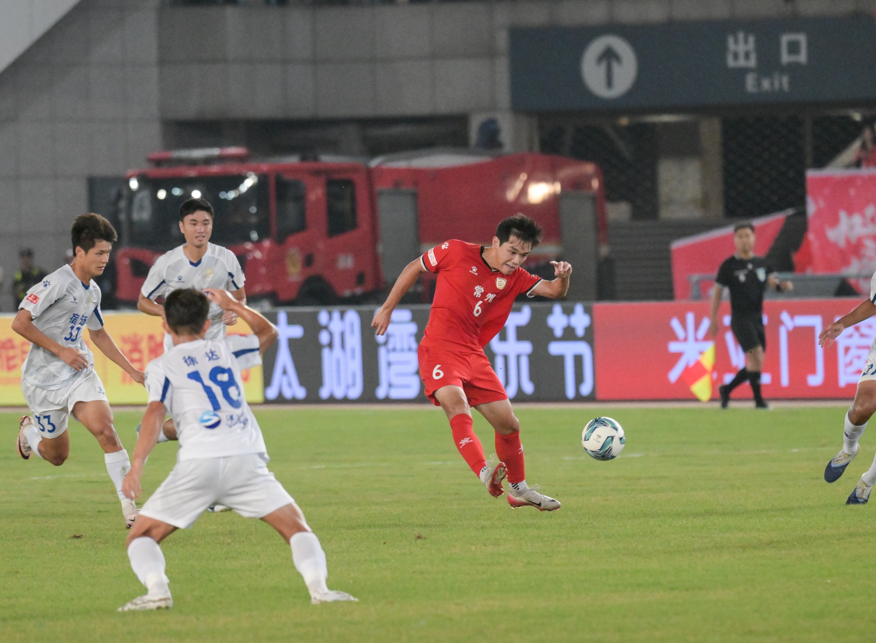 包含进球如潮，多场比赛争夺惊现变化的词条