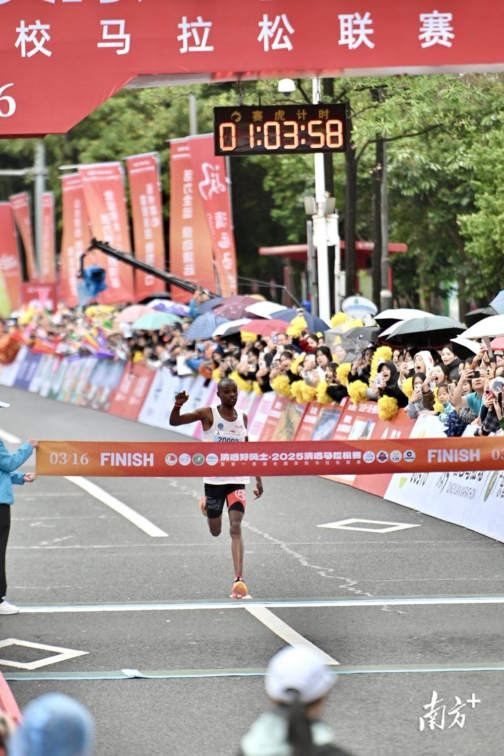 肯尼亚田径队刷新纪录，实力强劲的简单介绍