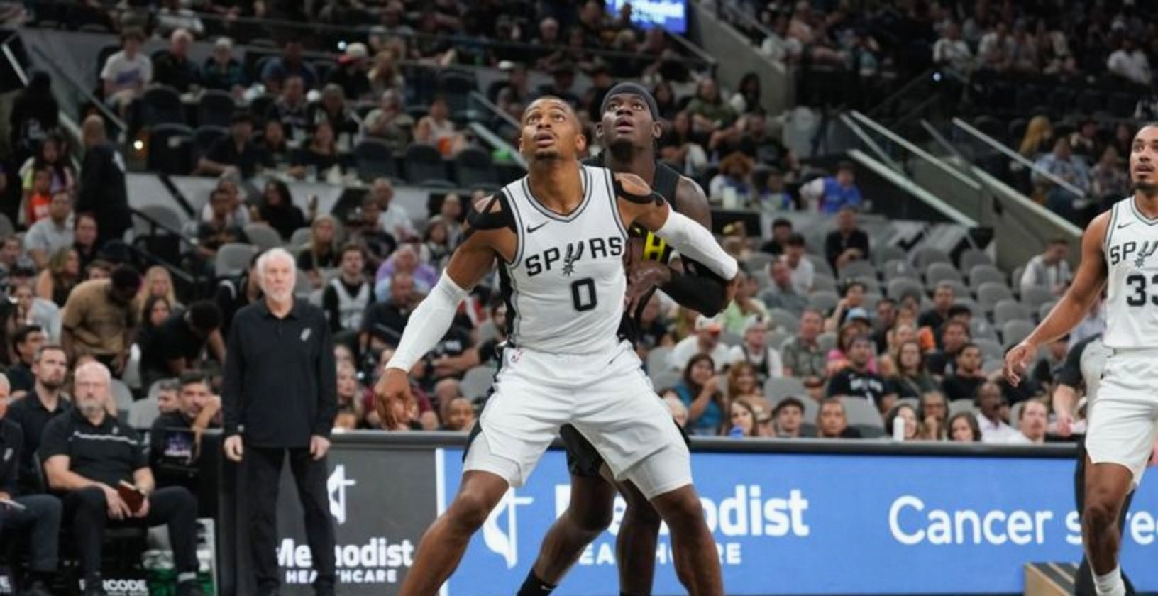 马刺碾压尼克斯，米切尔高光表现