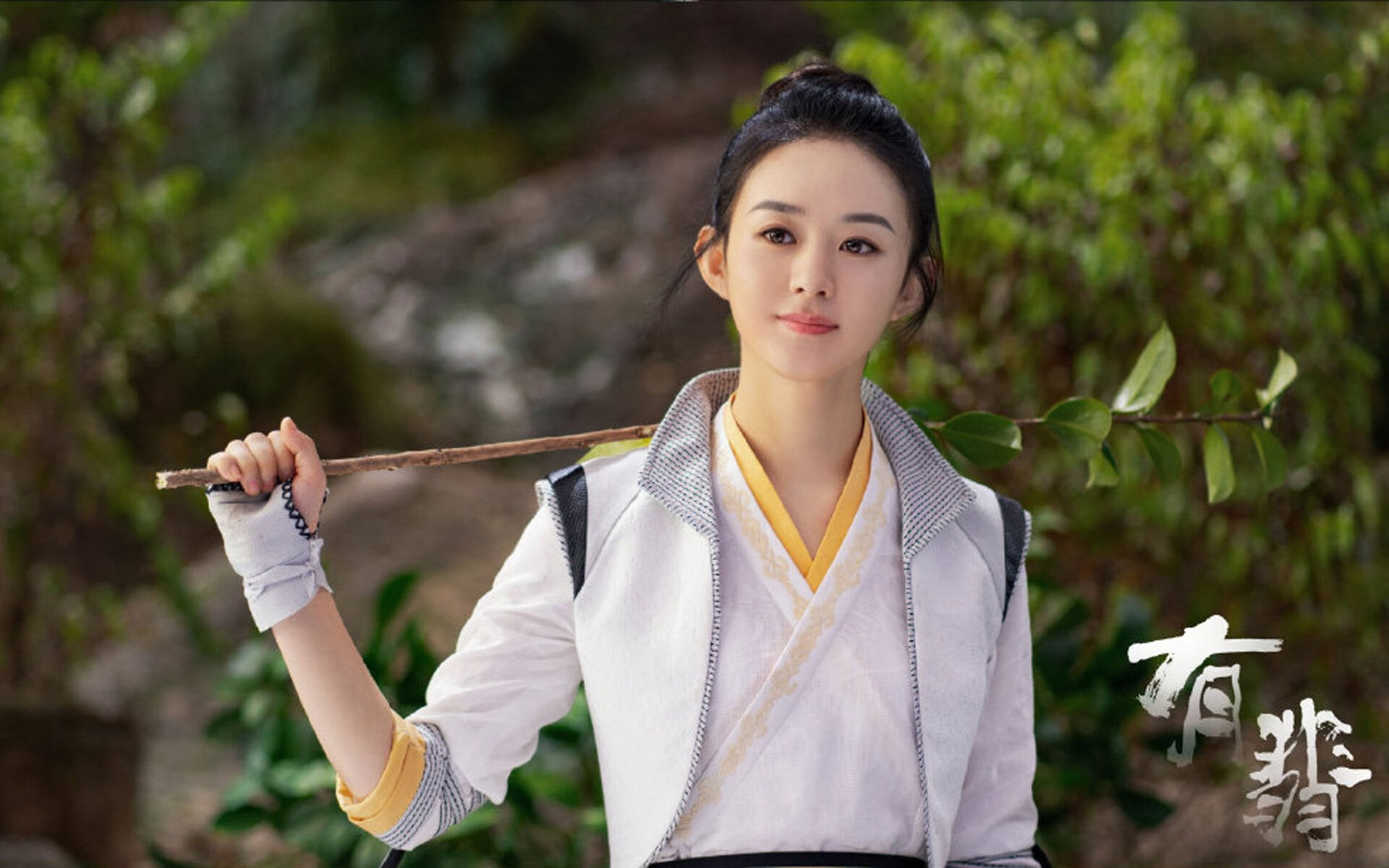 我决定将这两个看似矛盾的关键词,融合在一个更具戏剧张力的虚构场景中。这并非现实,却可能触及足球更深层的象征意义