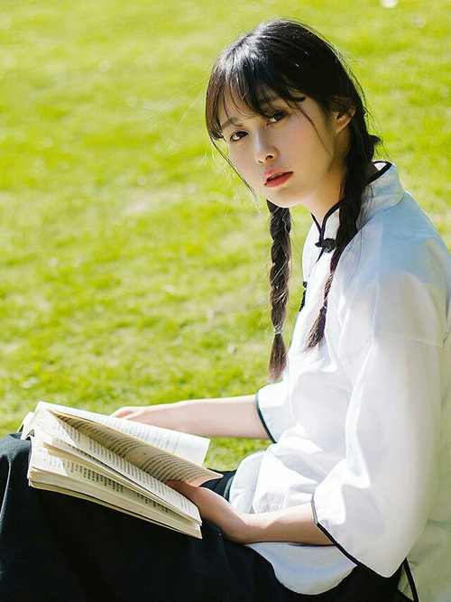 雷火电竞app-非典型德比，皇家社会单节风暴撕碎切尔西防线，一场定义足球多样性的史诗碰撞