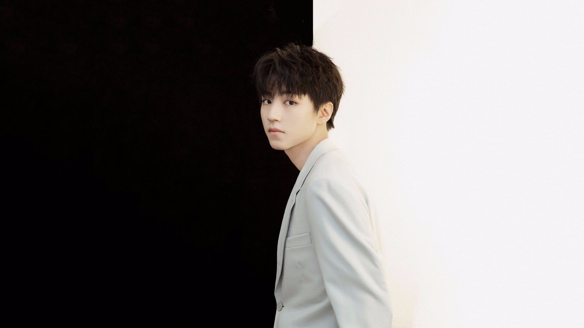 雷火电竞主播-暗夜惊雷，角色球员贝恩意外爆发，湖人险胜独行侠续写生死战传奇