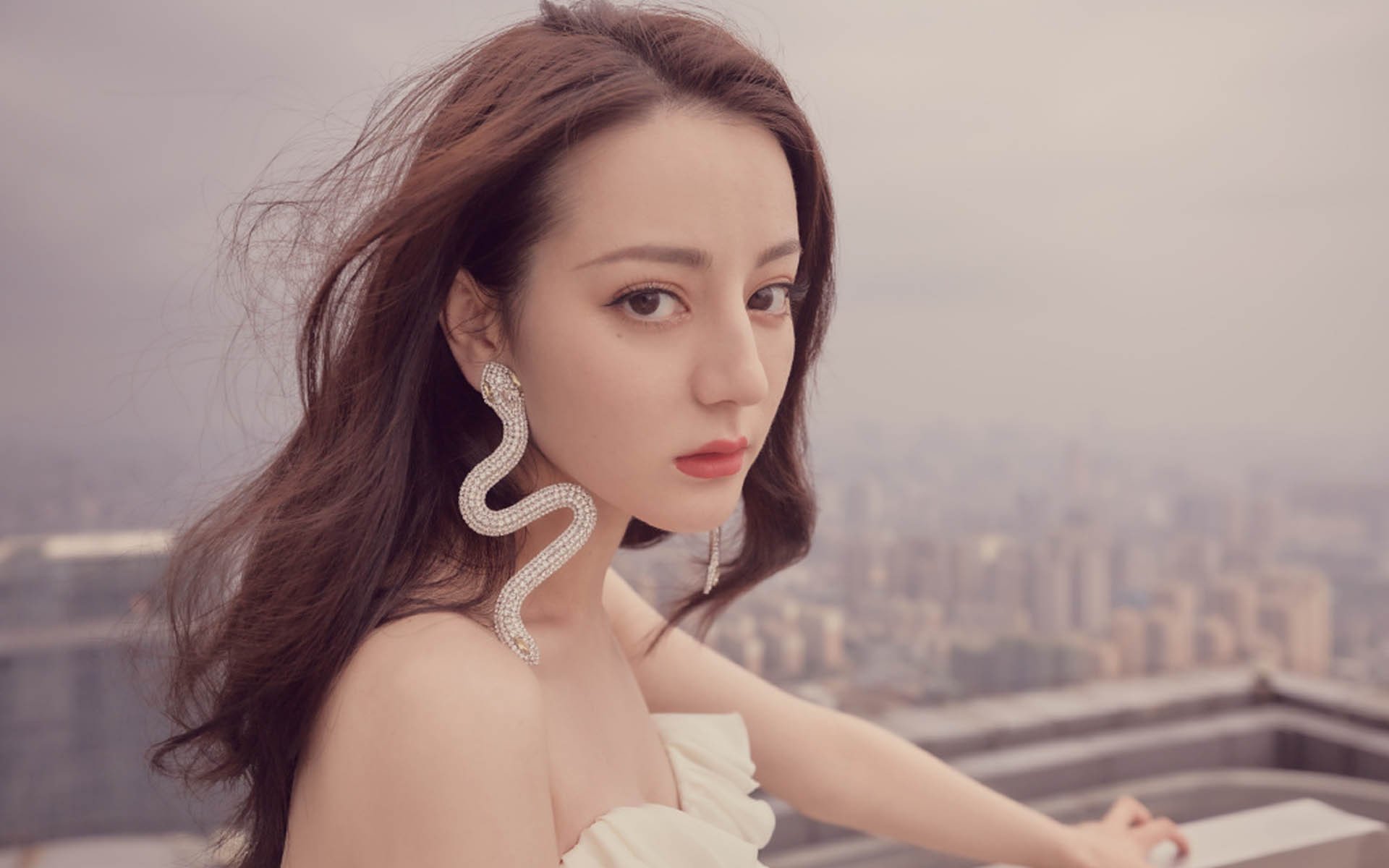 宿命碰撞，乌拉圭铁血防线击碎西班牙传控神话，拉什福德孤胆英雄引领逆袭之夜
